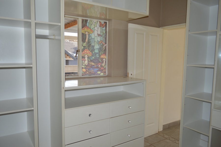 To Let Commercial Property for Rent in Flamwood North West